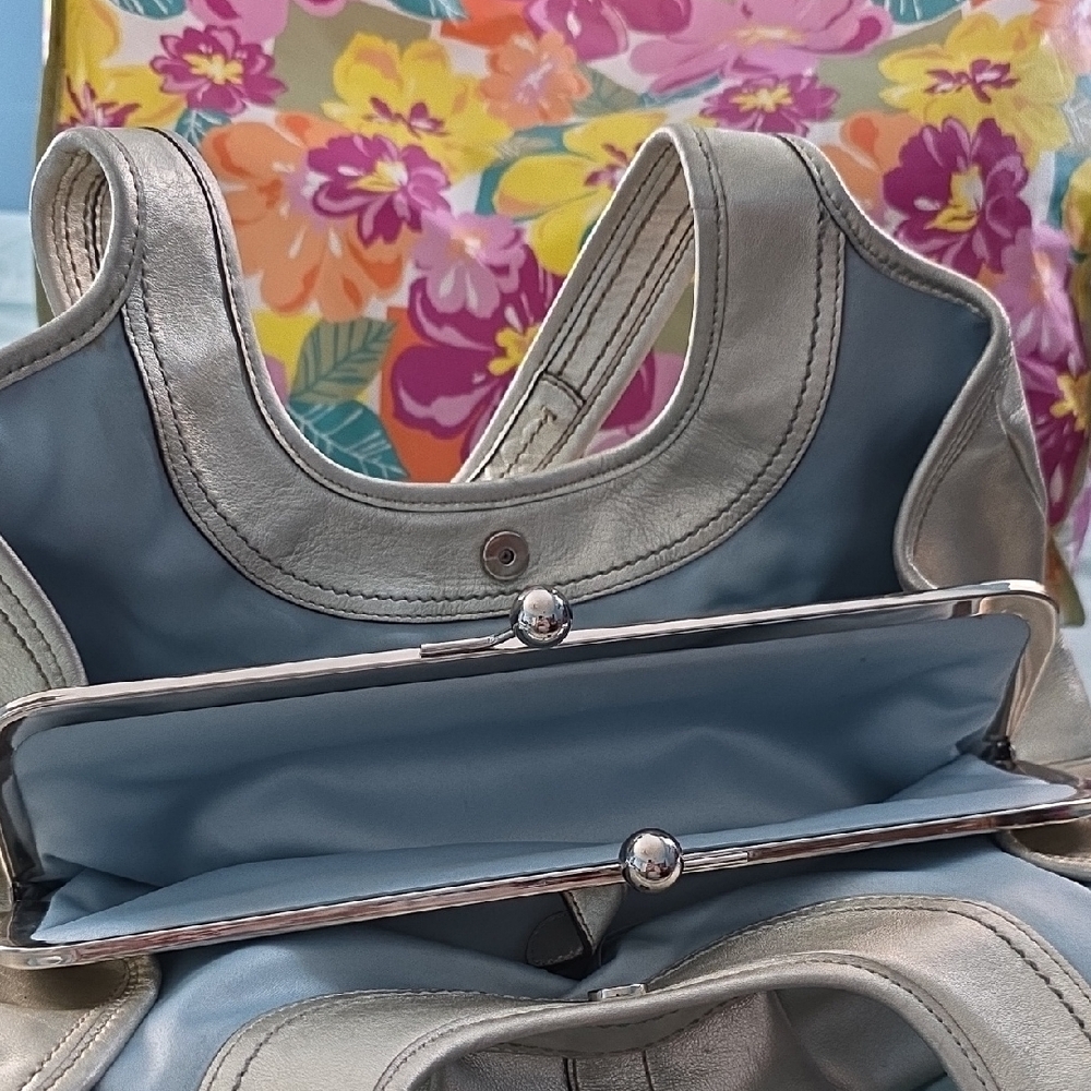 Coach Ergo Pleated Metallic Kiss-Lock Silver Shoulder Bag - 2008 - Picture 4 of 9